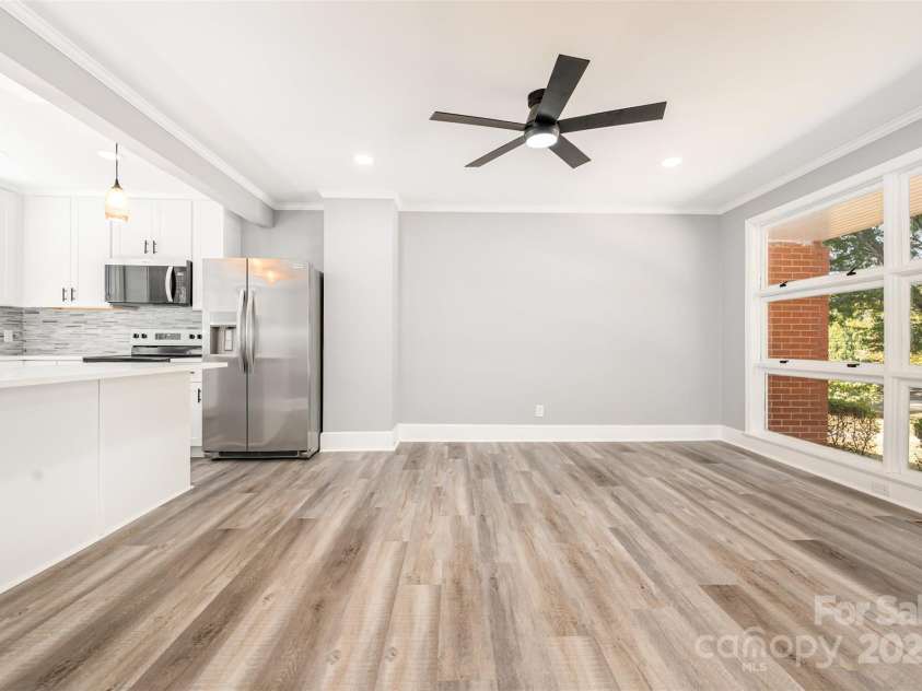 1015 Andover Road, Charlotte, NC 28211.  MLS# CAR4313670, YatesRealty ID 1718. 