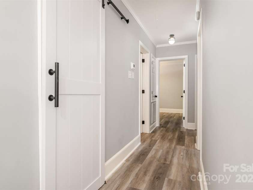 1015 Andover Road, Charlotte, NC 28211.  MLS# CAR4313670, YatesRealty ID 1718. 