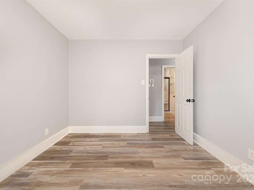 1015 Andover Road, Charlotte, NC 28211.  MLS# CAR4313670, YatesRealty ID 1718. 