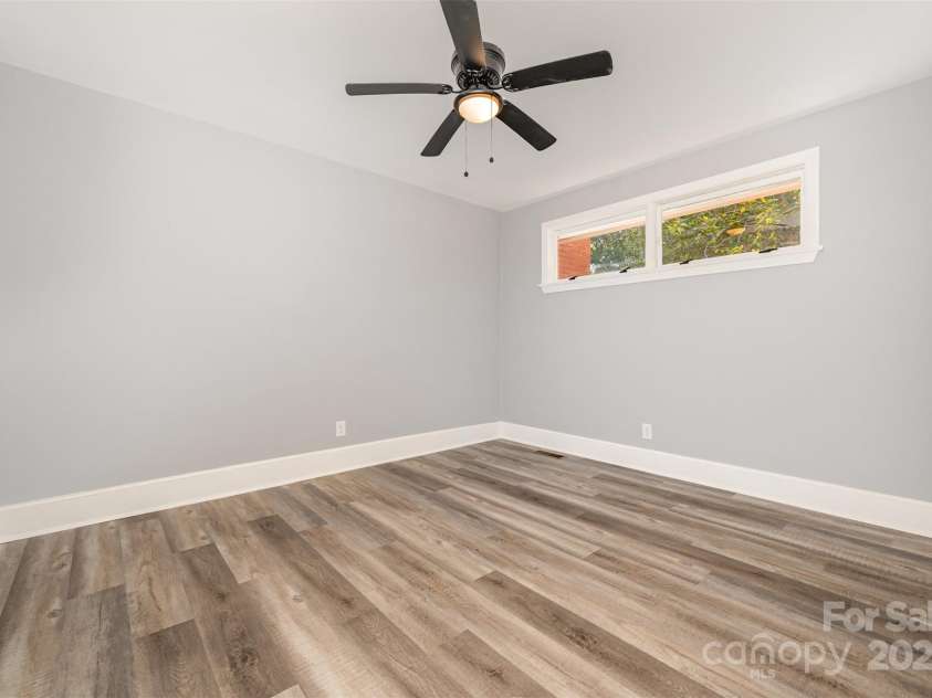 1015 Andover Road, Charlotte, NC 28211.  MLS# CAR4313670, YatesRealty ID 1718. 