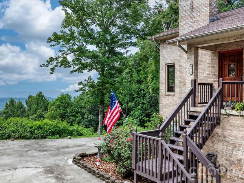 4415 Laurel Ridge Drive, Lenoir, NC 28645.  MLS# CAR4290774, YatesRealty ID 1718. 