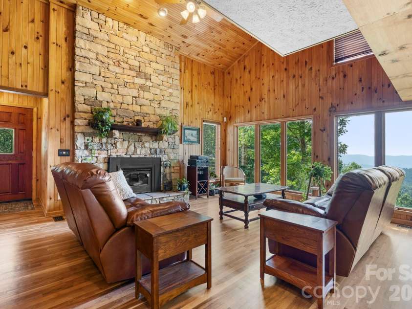 4415 Laurel Ridge Drive, Lenoir, NC 28645.  MLS# CAR4290774, YatesRealty ID 1718. 