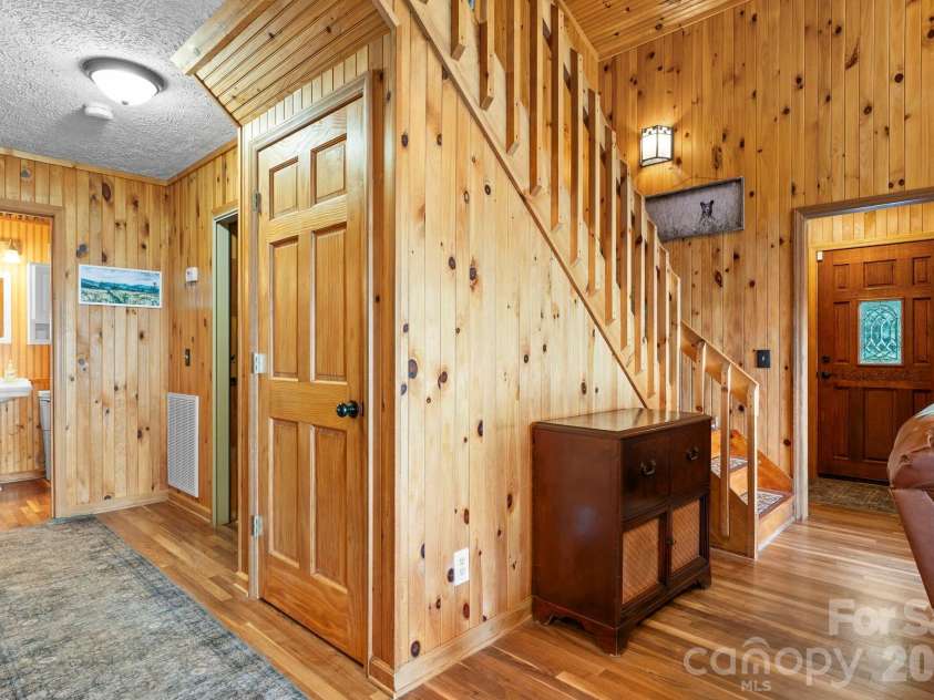 4415 Laurel Ridge Drive, Lenoir, NC 28645.  MLS# CAR4290774, YatesRealty ID 1718. 