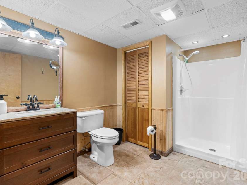 4415 Laurel Ridge Drive, Lenoir, NC 28645.  MLS# CAR4290774, YatesRealty ID 1718. 
