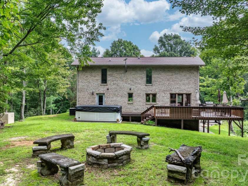 4415 Laurel Ridge Drive, Lenoir, NC 28645.  MLS# CAR4290774, YatesRealty ID 1718. 