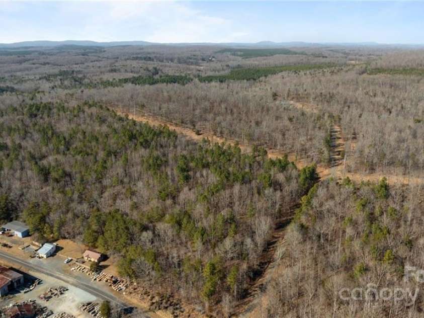 2117 Slate Mine Road, Denton, NC 27239.  MLS# CAR4220730, YatesRealty ID 17181. Slate mine road runs across the bottom of the picture.