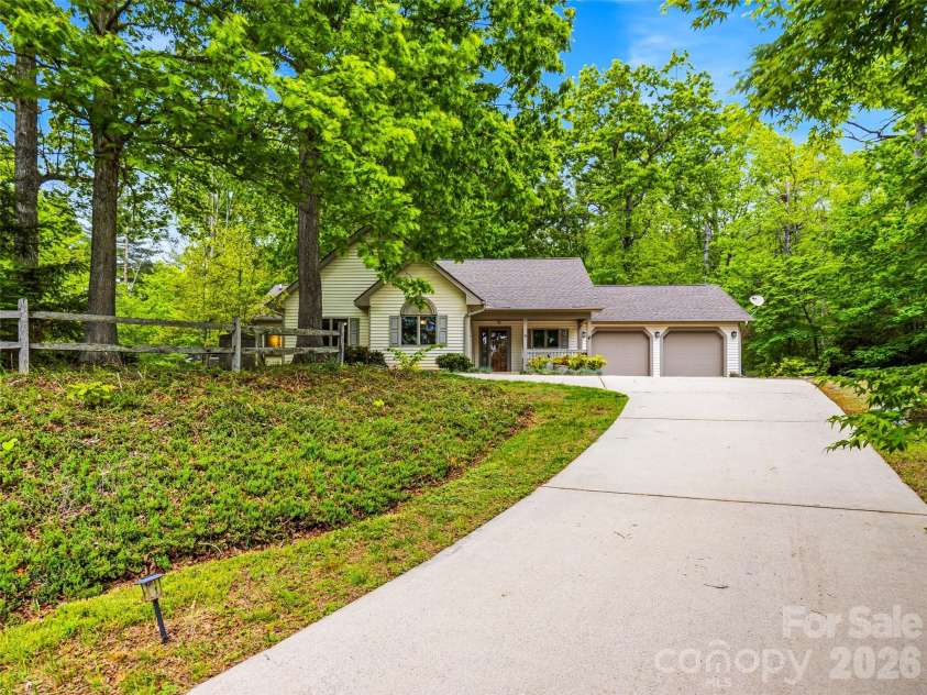 19 Doshia Lane, Fletcher, NC 28732.  MLS# CAR4376164, YatesRealty ID 17182. 
