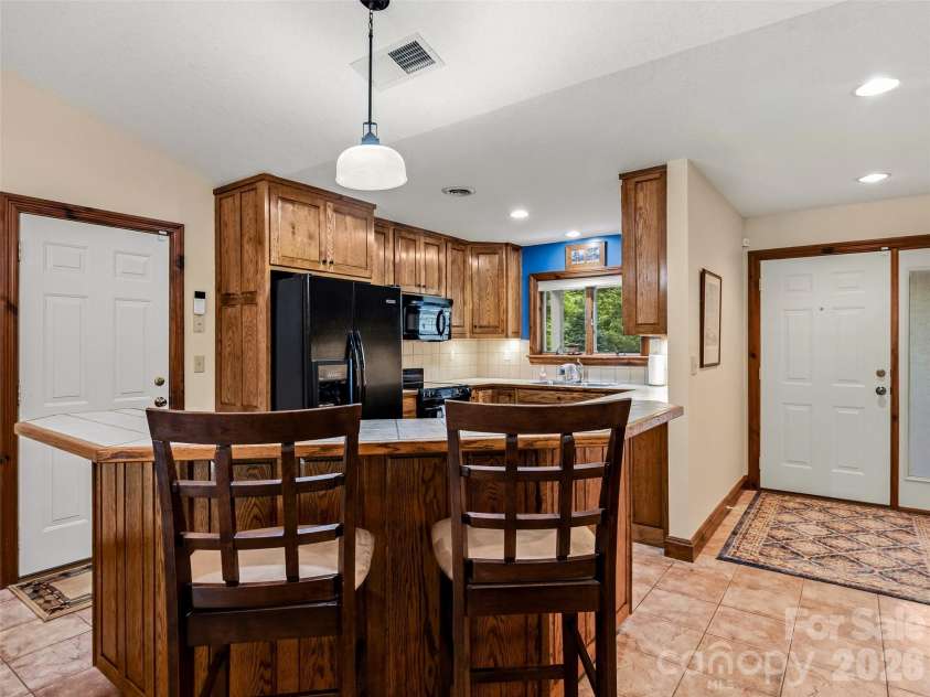 19 Doshia Lane, Fletcher, NC 28732.  MLS# CAR4376164, YatesRealty ID 17182. 