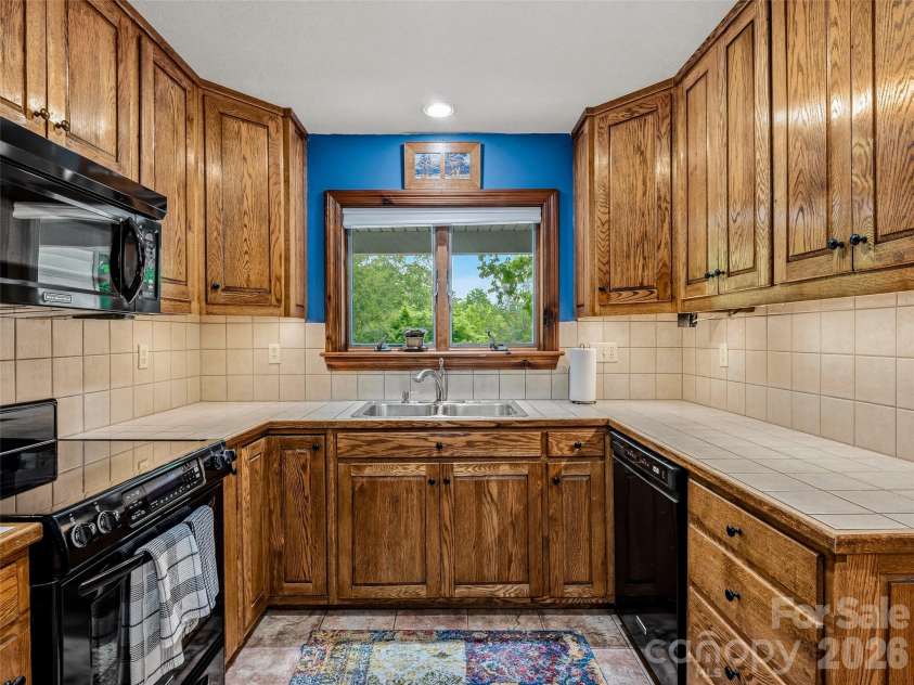 19 Doshia Lane, Fletcher, NC 28732.  MLS# CAR4376164, YatesRealty ID 17182. 