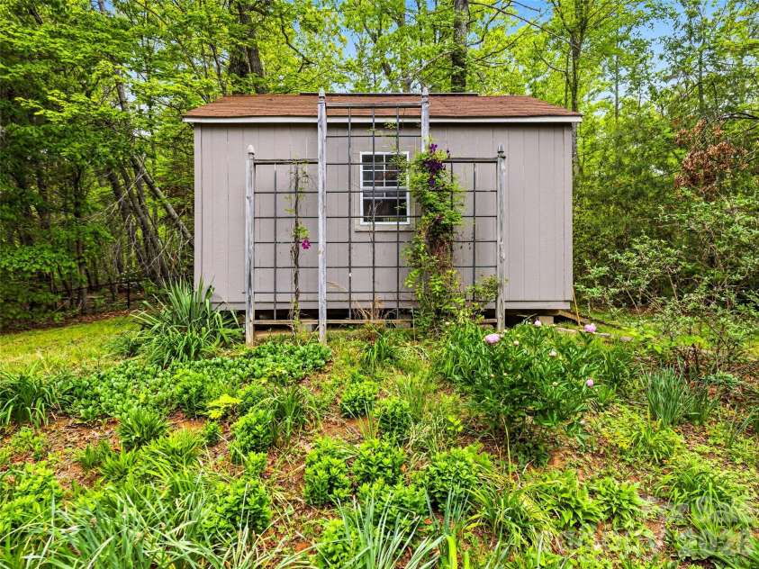 19 Doshia Lane, Fletcher, NC 28732.  MLS# CAR4376164, YatesRealty ID 17182. 