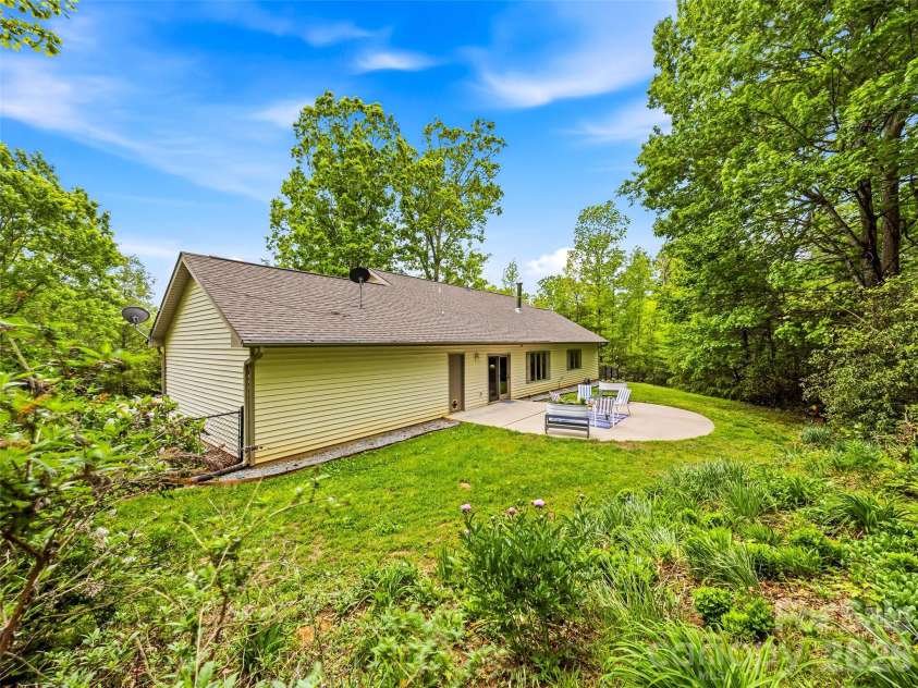 19 Doshia Lane, Fletcher, NC 28732.  MLS# CAR4376164, YatesRealty ID 17182. 