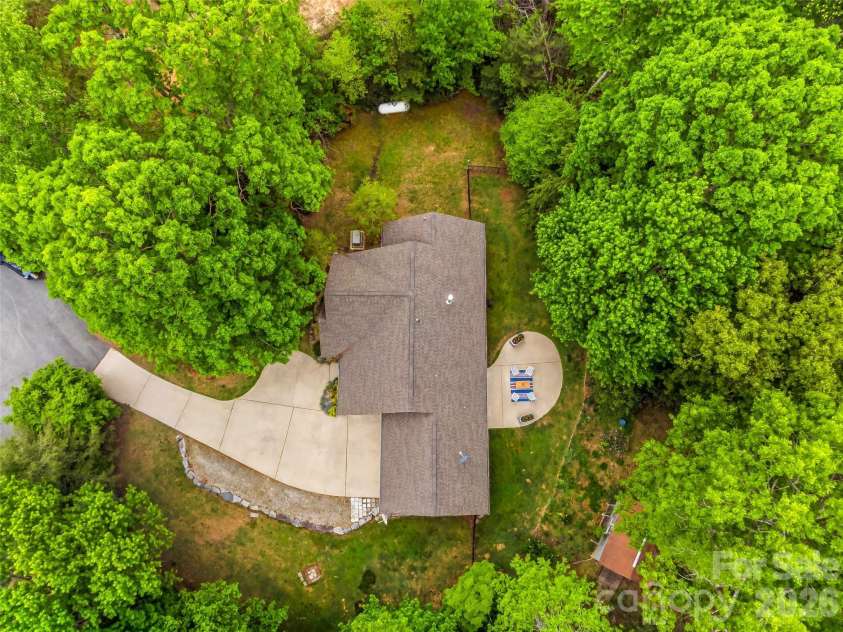 19 Doshia Lane, Fletcher, NC 28732.  MLS# CAR4376164, YatesRealty ID 17182. 