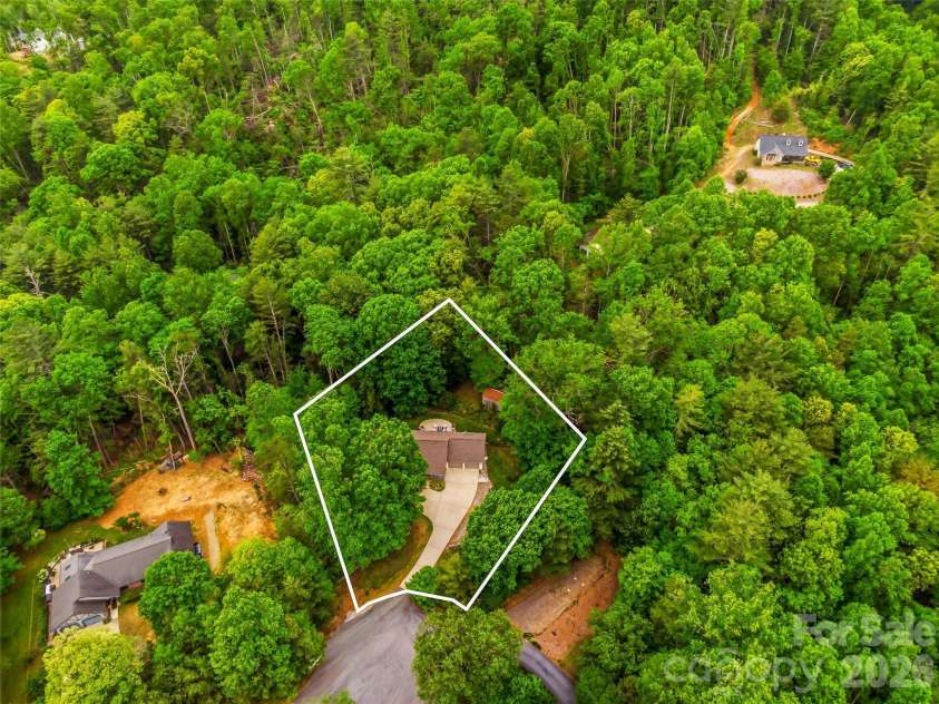 19 Doshia Lane, Fletcher, NC 28732.  MLS# CAR4376164, YatesRealty ID 17182. 