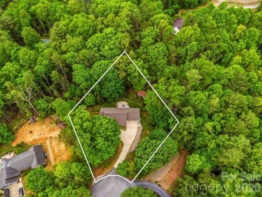19 Doshia Lane, Fletcher, NC 28732.  MLS# CAR4376164, YatesRealty ID 17182. 