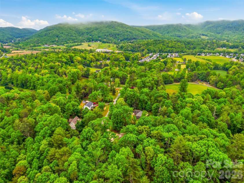 19 Doshia Lane, Fletcher, NC 28732.  MLS# CAR4376164, YatesRealty ID 17182. 