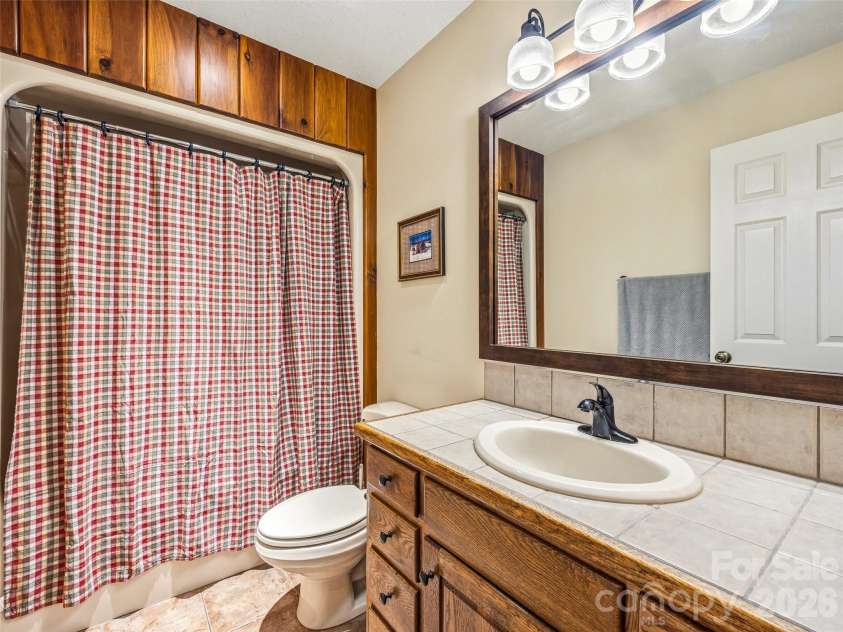 19 Doshia Lane, Fletcher, NC 28732.  MLS# CAR4376164, YatesRealty ID 17182. 