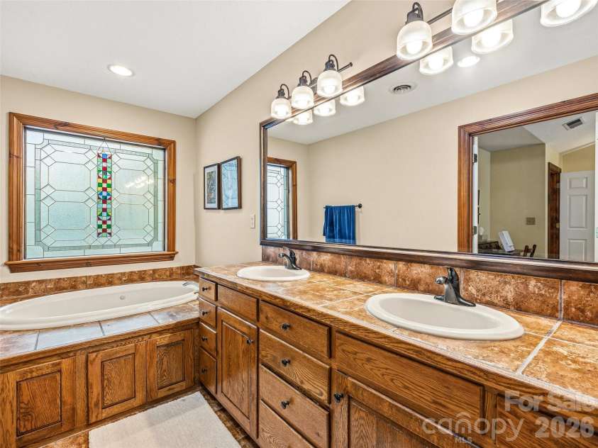 19 Doshia Lane, Fletcher, NC 28732.  MLS# CAR4376164, YatesRealty ID 17182. 