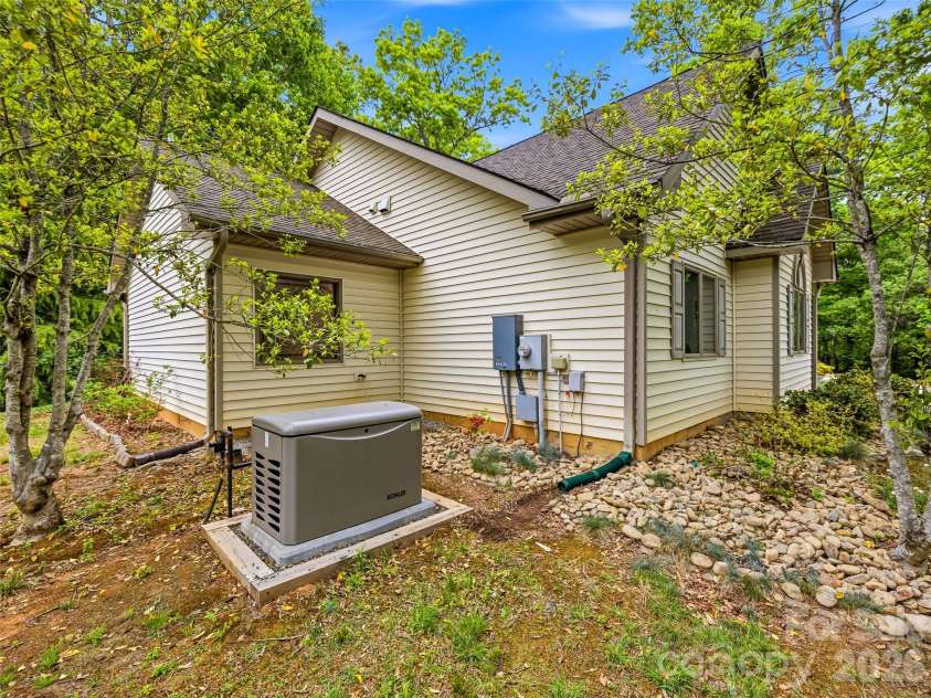 19 Doshia Lane, Fletcher, NC 28732.  MLS# CAR4376164, YatesRealty ID 17182. 