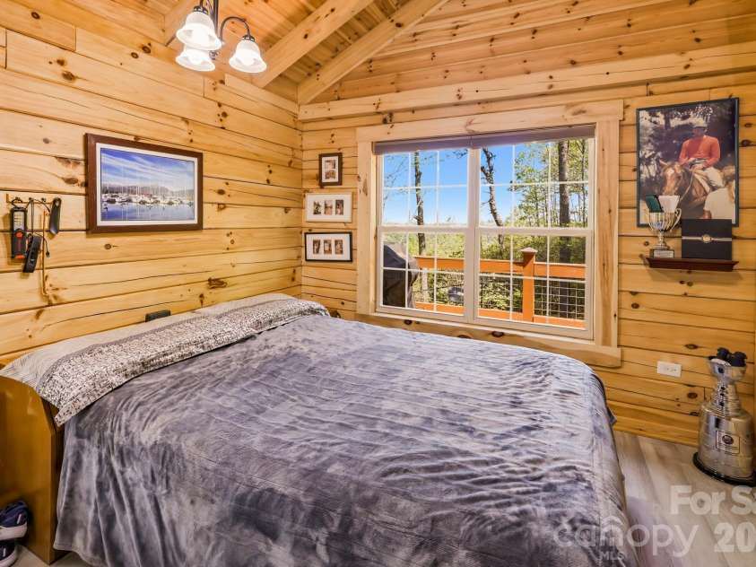 20 Laurel Cottage Lane, Black Mountain, NC 28711.  MLS# CAR4373122, YatesRealty ID 17184. 