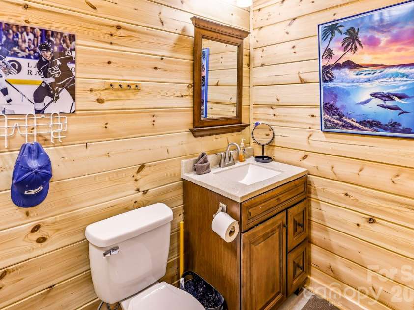 20 Laurel Cottage Lane, Black Mountain, NC 28711.  MLS# CAR4373122, YatesRealty ID 17184. 