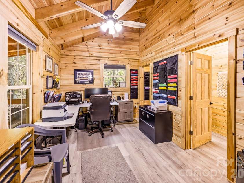 20 Laurel Cottage Lane, Black Mountain, NC 28711.  MLS# CAR4373122, YatesRealty ID 17184. 