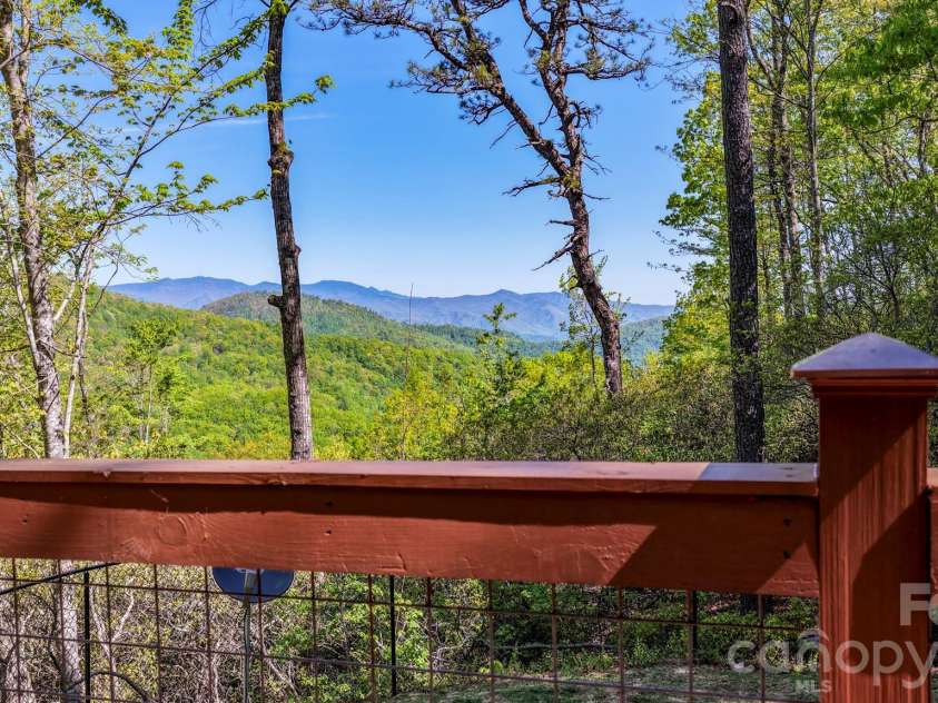 20 Laurel Cottage Lane, Black Mountain, NC 28711.  MLS# CAR4373122, YatesRealty ID 17184. 