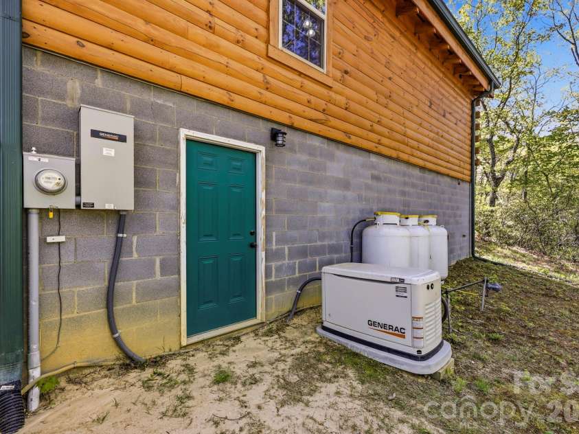 20 Laurel Cottage Lane, Black Mountain, NC 28711.  MLS# CAR4373122, YatesRealty ID 17184. 