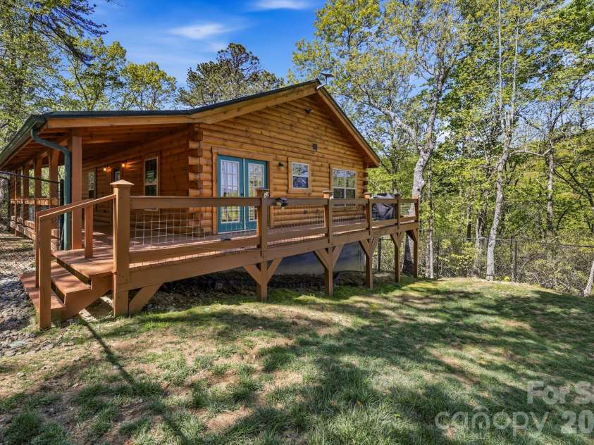 20 Laurel Cottage Lane, Black Mountain, NC 28711.  MLS# CAR4373122, YatesRealty ID 17184. 