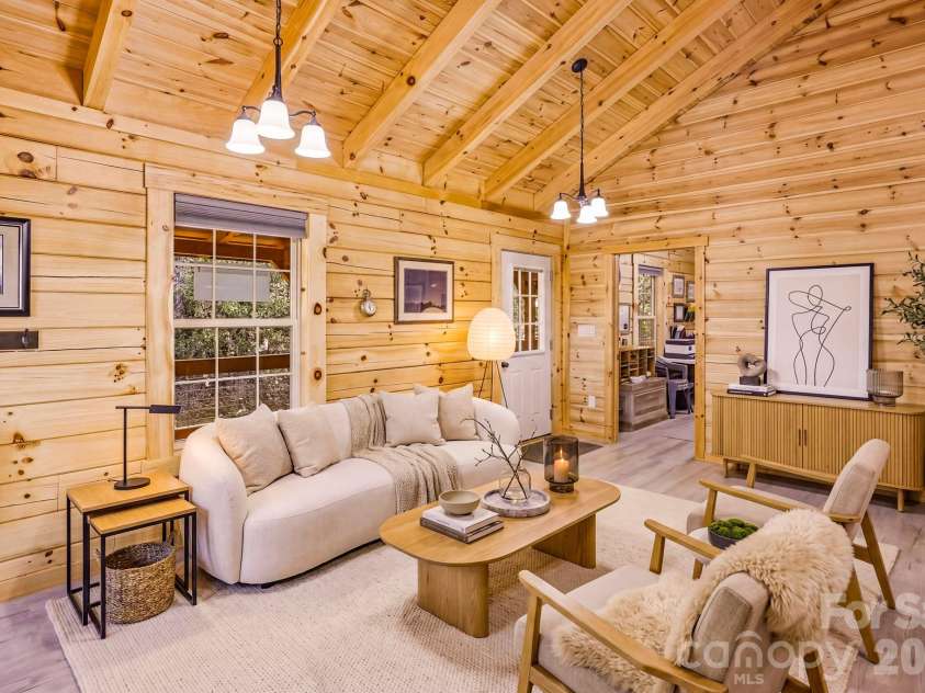 20 Laurel Cottage Lane, Black Mountain, NC 28711.  MLS# CAR4373122, YatesRealty ID 17184. AI staging