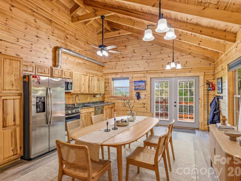 20 Laurel Cottage Lane, Black Mountain, NC 28711.  MLS# CAR4373122, YatesRealty ID 17184. AI staging