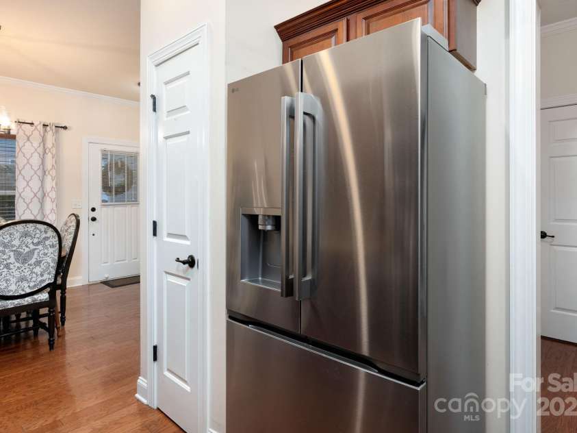 11 Dansford Lane, Arden, NC 28704.  MLS# CAR4295929, YatesRealty ID 17185. Beautiful New Stainless Steel Appliances