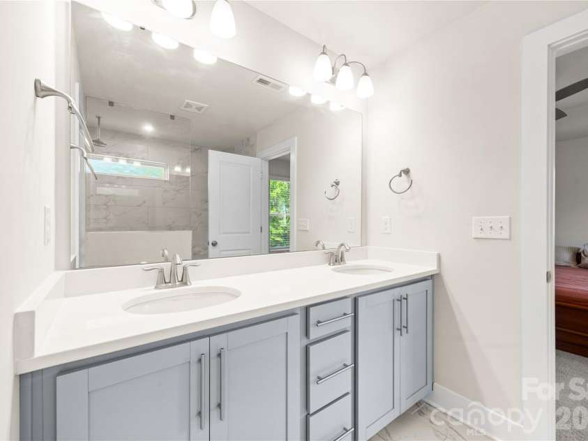1658 Unison Drive, Charlotte, NC 28262.  MLS# CAR4374592, YatesRealty ID 17185. 