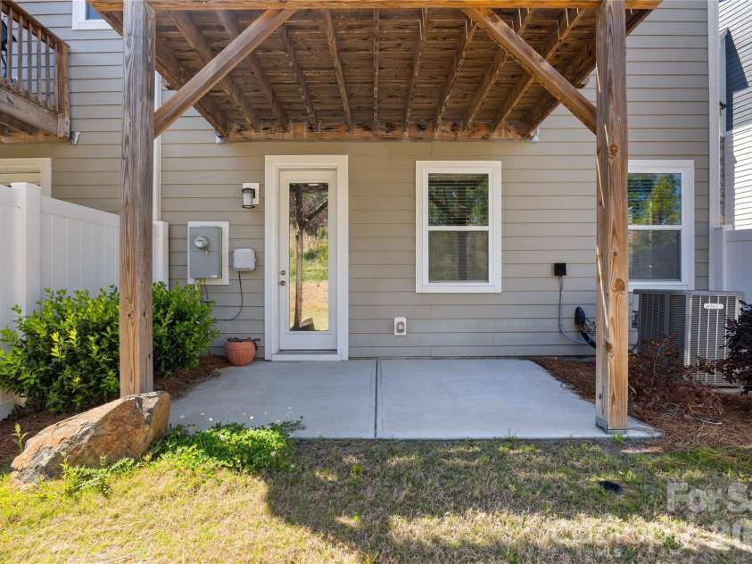 1658 Unison Drive, Charlotte, NC 28262.  MLS# CAR4374592, YatesRealty ID 17185. 
