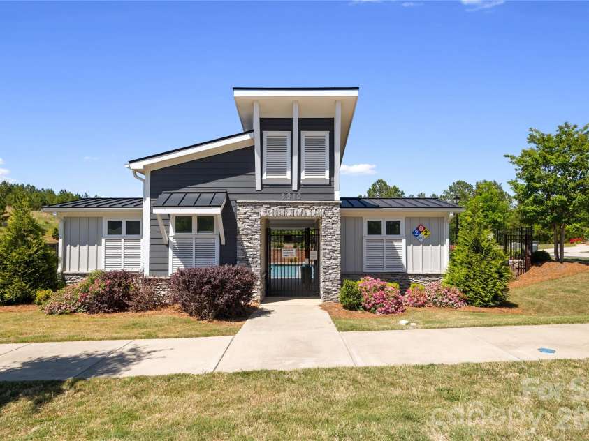 1658 Unison Drive, Charlotte, NC 28262.  MLS# CAR4374592, YatesRealty ID 17185. 