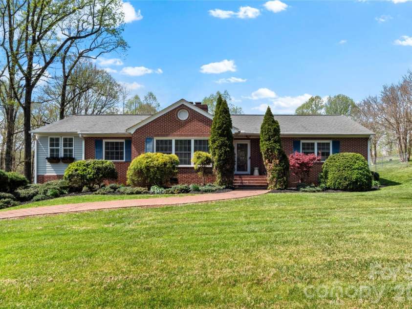 734 Oakland Drive, Elkin, NC 28621.  MLS# CAR4365449, YatesRealty ID 17186. 