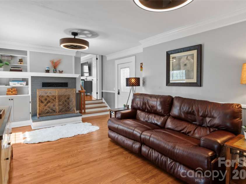 734 Oakland Drive, Elkin, NC 28621.  MLS# CAR4365449, YatesRealty ID 17186. 