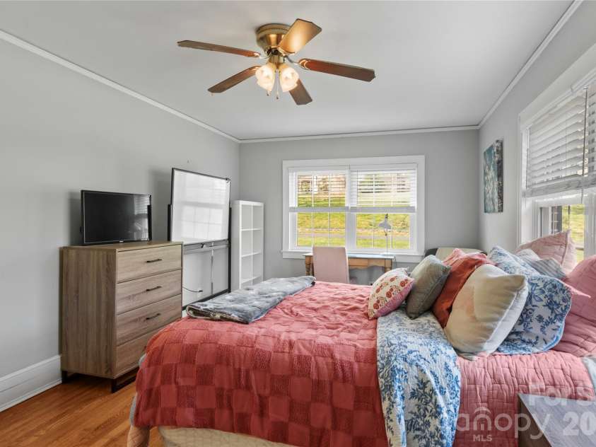 734 Oakland Drive, Elkin, NC 28621.  MLS# CAR4365449, YatesRealty ID 17186. 
