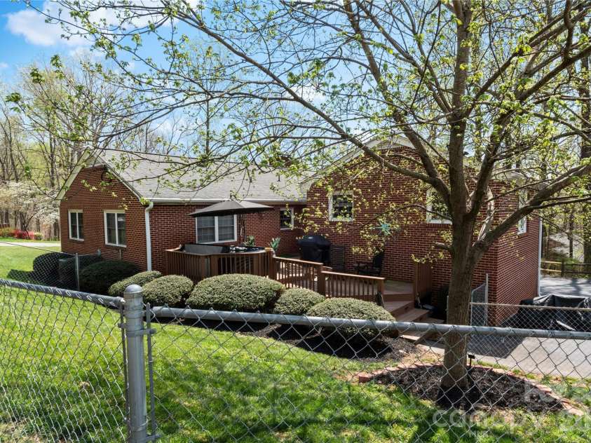 734 Oakland Drive, Elkin, NC 28621.  MLS# CAR4365449, YatesRealty ID 17186. 