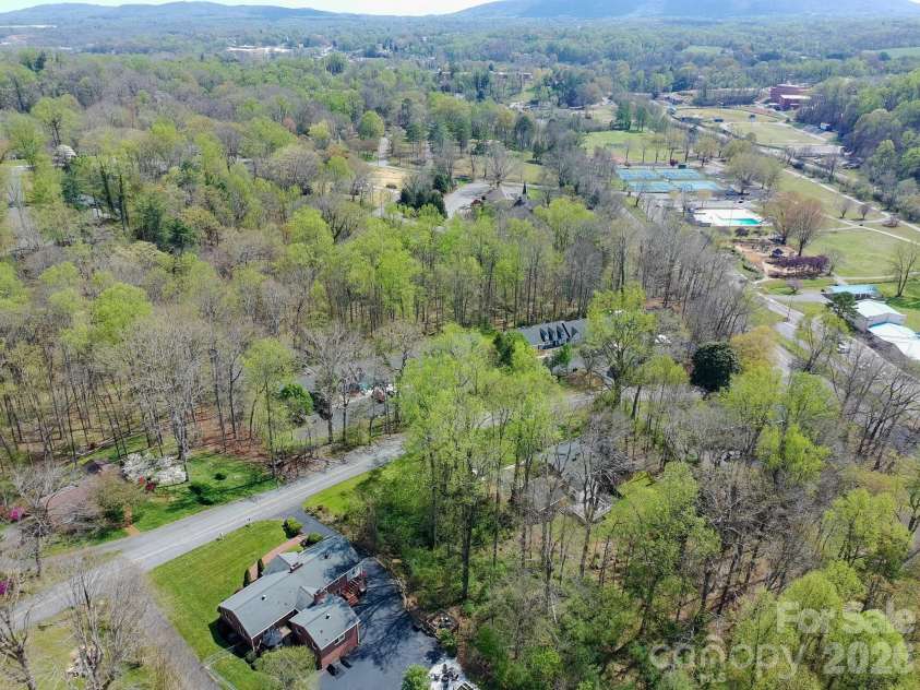 734 Oakland Drive, Elkin, NC 28621.  MLS# CAR4365449, YatesRealty ID 17186. 