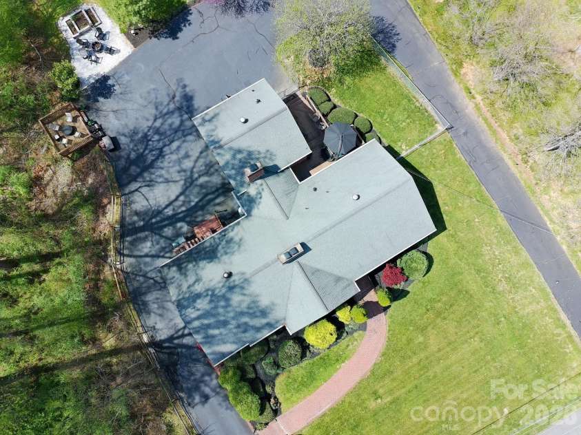 734 Oakland Drive, Elkin, NC 28621.  MLS# CAR4365449, YatesRealty ID 17186. 