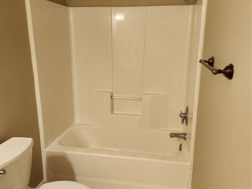 1404 Mauney Avenue, Gastonia, NC 28052.  MLS# CAR4374899, YatesRealty ID 17187. Bathroom