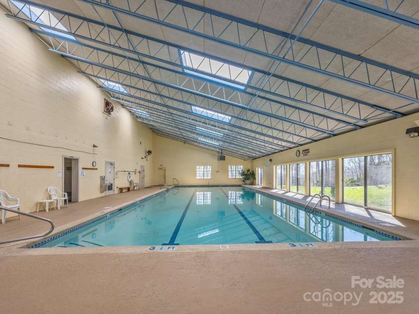 5 Governors Drive, Hendersonville, NC 28791.  MLS# CAR4257996, YatesRealty ID 17187. 