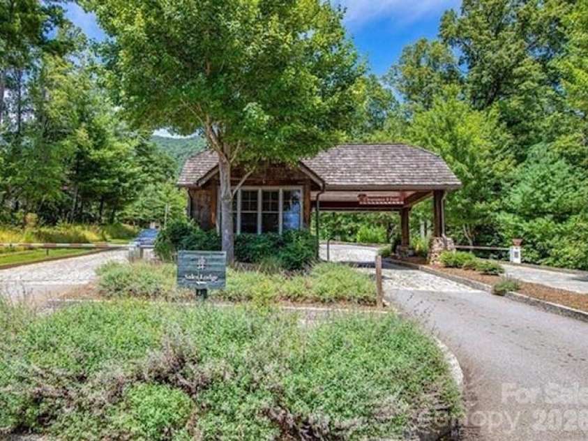 30 Stills Creek Loop, Fairview, NC 28730.  MLS# CAR4353771, YatesRealty ID 17188. 24/7 guarded gate