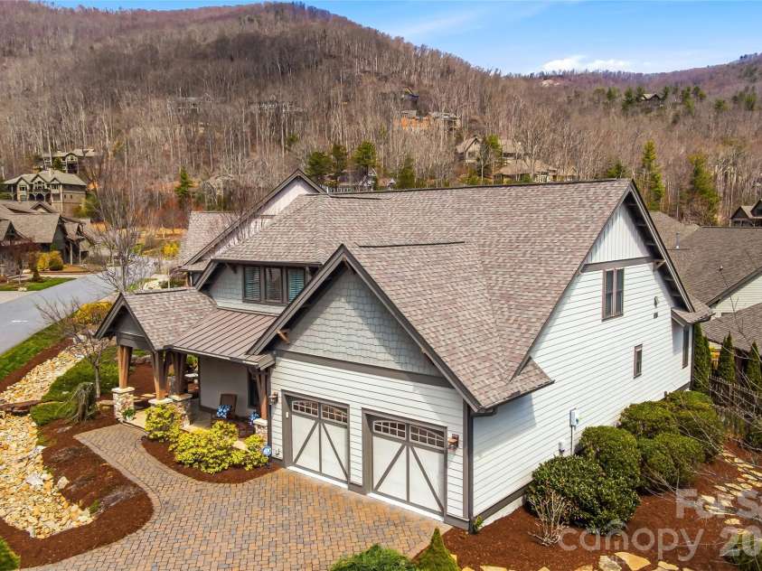 30 Stills Creek Loop, Fairview, NC 28730.  MLS# CAR4353771, YatesRealty ID 17188. A true mountain community