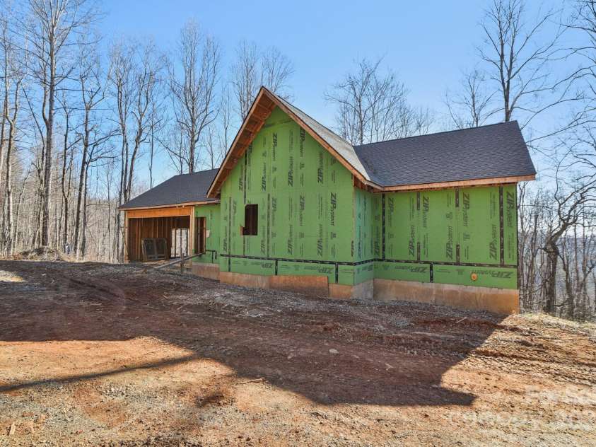 1539 Summer Road, Hendersonville, NC 28792.  MLS# CAR4224447, YatesRealty ID 17189. 