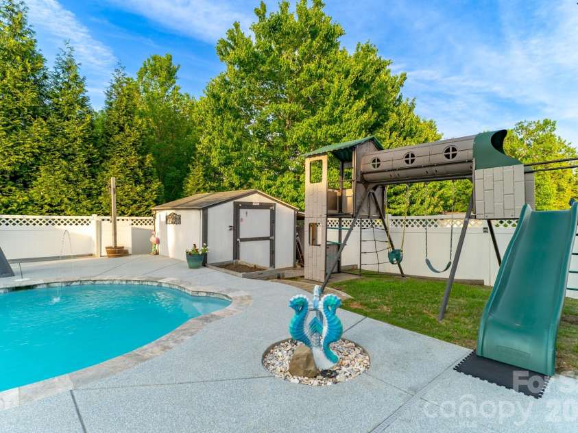 4105 Autumn Cove Drive, Clover, SC 29710.  MLS# CAR4364325, YatesRealty ID 17189. 