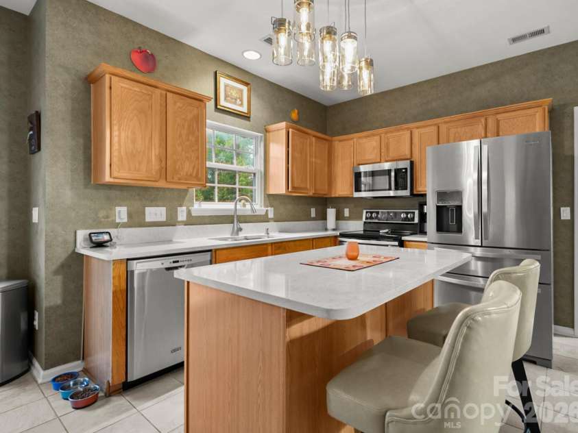 4105 Autumn Cove Drive, Clover, SC 29710.  MLS# CAR4364325, YatesRealty ID 17189. Kitchen