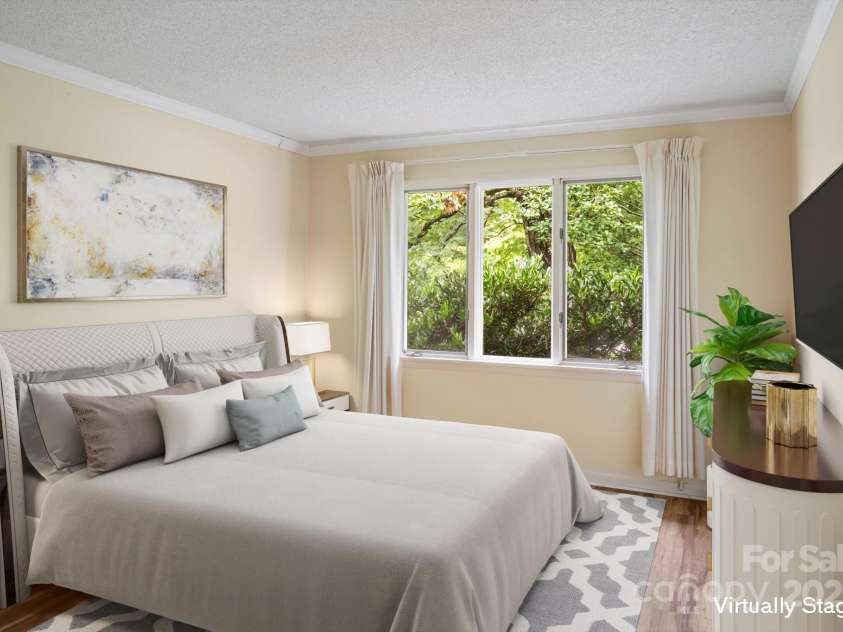 470 Crowfields Drive, Asheville, NC 28803.  MLS# CAR4283046, YatesRealty ID 1719. 