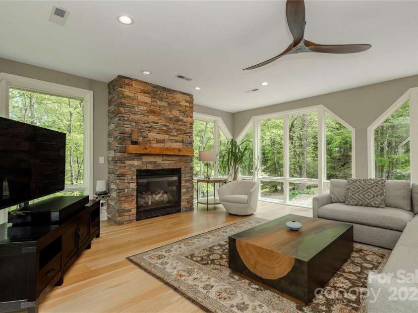 7660 Greenville Highway, Brevard, NC 28712.  MLS# CAR4257849, YatesRealty ID 17190. 