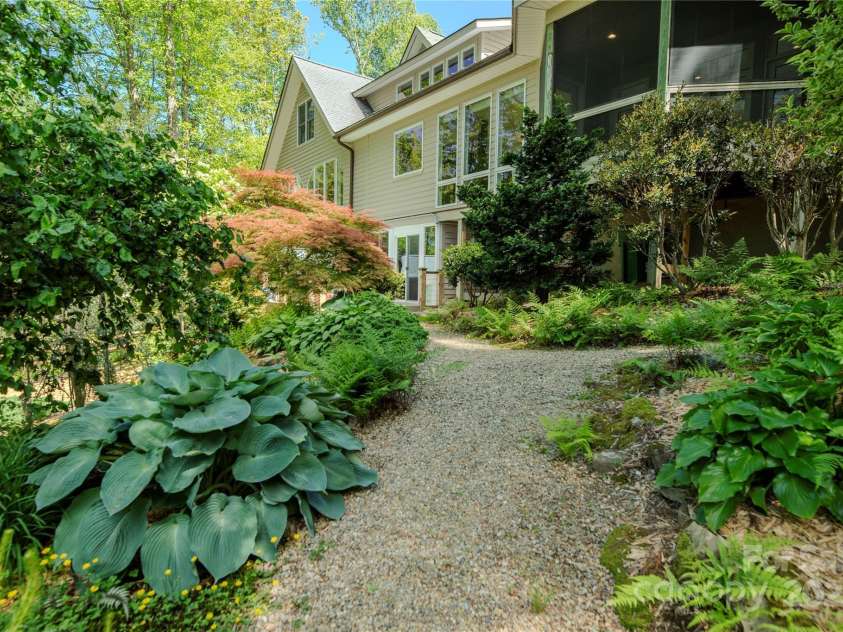 7660 Greenville Highway, Brevard, NC 28712.  MLS# CAR4257849, YatesRealty ID 17190. 